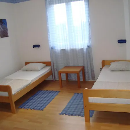 Apartment Apartman Roman Mandre *