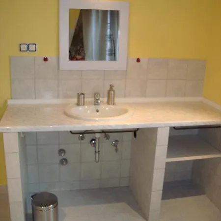Apartment Apartman Roman Mandre *